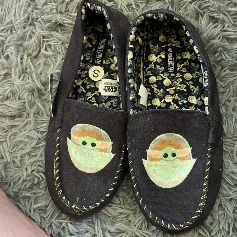 Star Wars Black and Green Baby Yoda Slippers/ House Shoes NWT